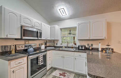 Old Town House | Serene Old Town Getaway Near Suwannee River!