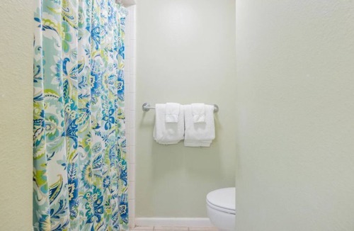 North West Florida Condo | Serene Penthouse unit with Hot Tub and Music, Gulf Front
