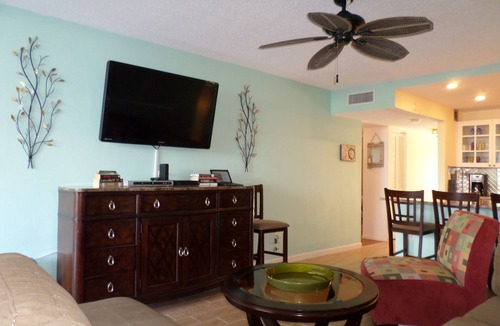 Key Largo Condo | Serene Sunsets Await - Tropical Island Getaway Without The Extensive Travel