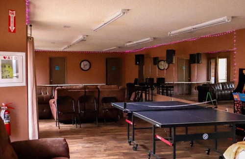 Waynesboro Hotel | Serenity at Rock Retreat Rm 22