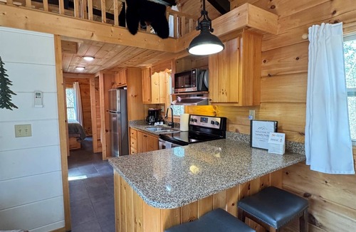 Mill Spring Cabin | Serenity Ridge Cabin C: Couple's Escape