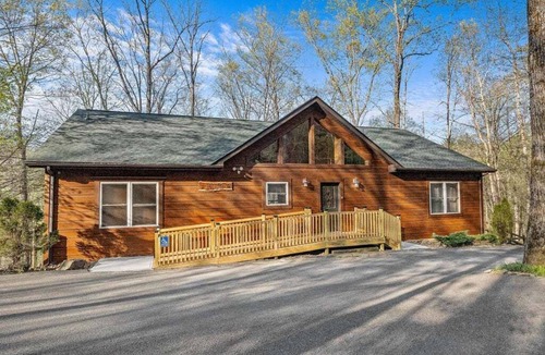 Sevierville Villa | Sevierville 127 - Seven Bedroom Villa, Sleeps 14