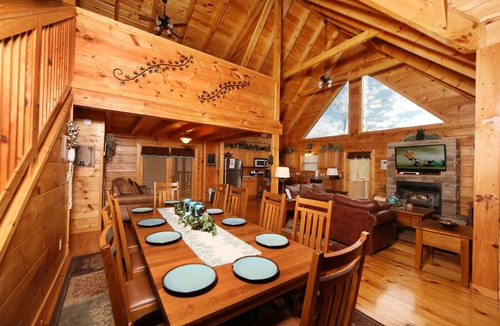 Sevierville Villa | Sevierville 6 - Five Bedroom Villa, Sleeps 14