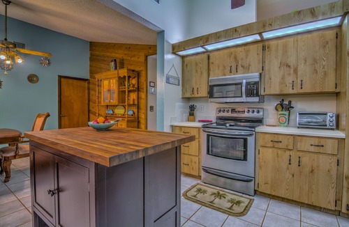 Jupiter Farms House | SHADEY ACRES - HEATED POOL/SPA FAST WIFI PET FRIENDLY ECO-RETREAT NEAR BEACHES