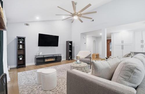 Charlotte House | Shadowlake: 4BR House