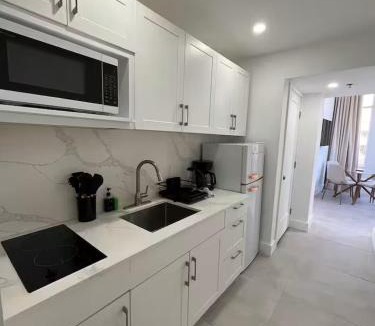 South of Fifth Apartment | Shaomi South Beach