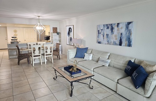 Holiday Isle Condo | Shoreline Towers 2033 - Newly Remodeled Vacation Rental