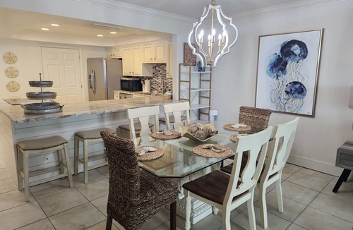 Holiday Isle Condo | Shoreline Towers 2033 - Newly Remodeled Vacation Rental