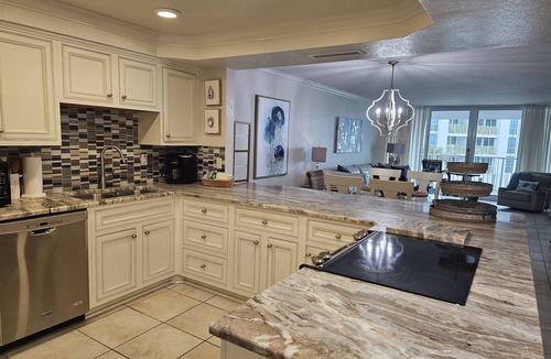 Holiday Isle Condo | Shoreline Towers 2033 - Newly Remodeled Vacation Rental
