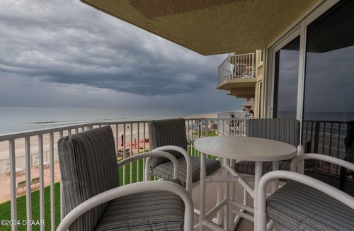 Volusia County Condo | Shores Club #206 Beachfront Condo, on No Drive Beach