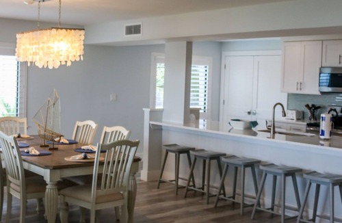 Sanibel Condo | Shorewood #2B Large, spacious 3BRM, 3BA condo with unbelievable view of Gulf. Beach front. Sleeps 6.
