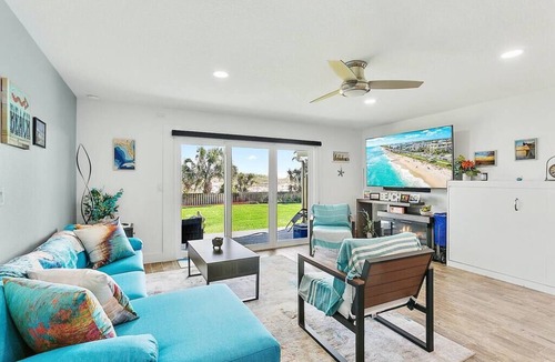 Jacksonville Beach Villa | Short Board on Jax Beach