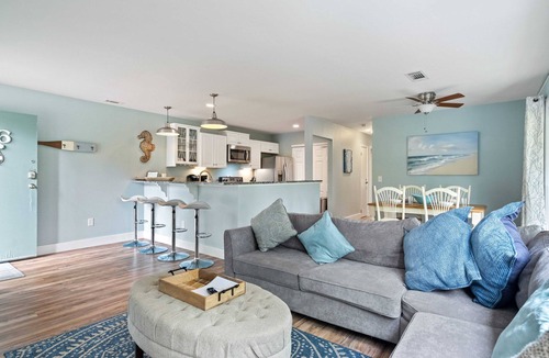 Hilton Head Island Condo | Short walk to Beach - Coligny - Celebration Park - steps to the the Pool!