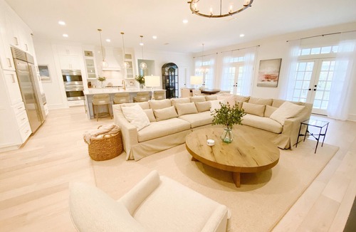 Tallahassee House | Sienna Lee Gardens: A Beautifully Renovated Home with Pool