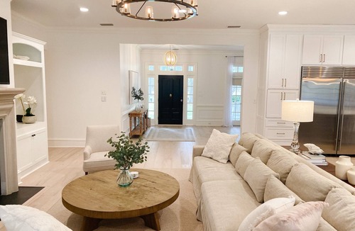 Tallahassee House | Sienna Lee Gardens: A Beautifully Renovated Home with Pool