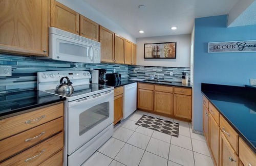 Siesta Key Condo | Siesta Key Beach Duplex - 2 Bedroom, 3 Beds, 3 Bathroom w/Heated Pool.
