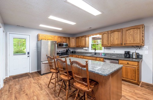 Whittier Cabin | Silver Creek Cabin - Creekside, Mountain Retreat