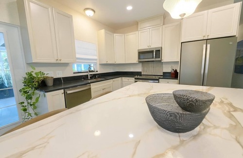 Eastview Manor Apartment | Single-Level 3BR Near Beach | Patio + Parking