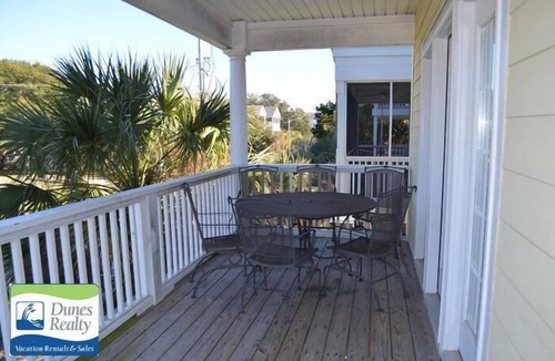 Surfside Beach House | Sister Act - Walk to Beach in Surfside Beach