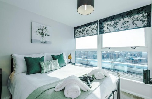 Nottingham City Centre Apartment | Skyline 2BD 2BA Central Nottingham Free Parking