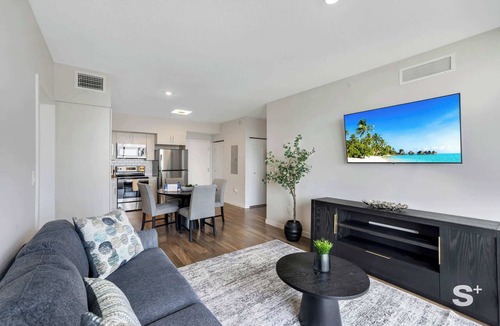 East Little Havana Condo | Sleek Miami 2BR | Free parking | Pool & Gym