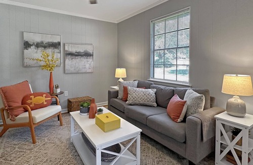 Abercorn Heights Apartment | Sleek Midtown Savannah apartment