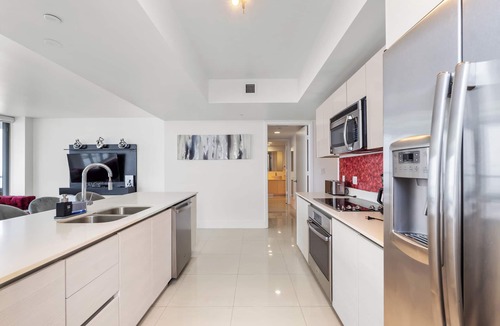 Hallandale Beach Condo | Sleek & Spacious 3-BR Condo at Miami’s Beachwalk Resort