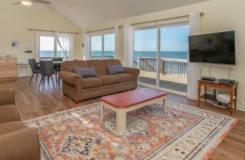 Surf Side Shores House | Sleeping Bee