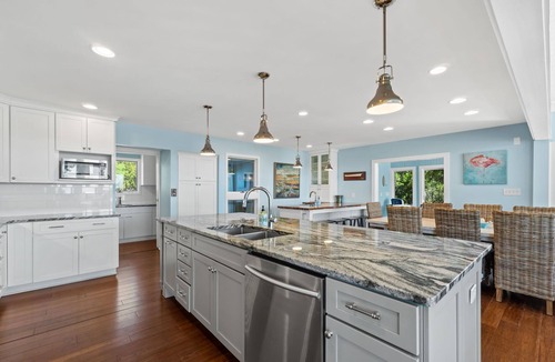Bald Head Island House | Sleeps 14 in 5BR, Ocean Views, Steps to Beach, Pet Friendly, BHI and Shoals