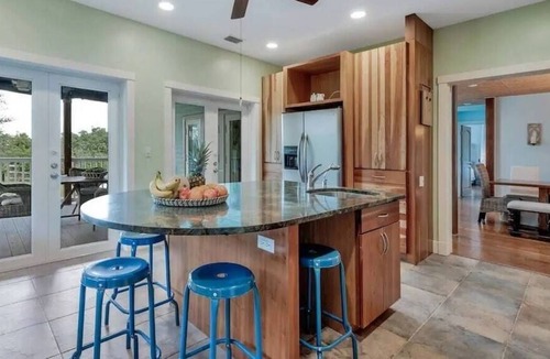 Greenacres House | Sleeps 15 - Hidden Bleu Tropical Mansion