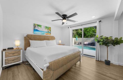 South Sarasota House | Sleeps 6 Private Pool Fire Pit Game House