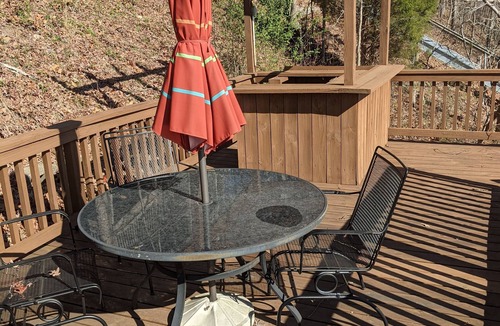 New Concord House | Small rustic cabin on KY Lake (sleeps 4)
