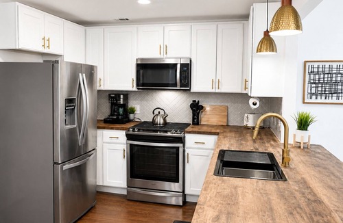 Sylvania House | Small-Town Charm Meets Modern Comfort at Azalea Lane.
