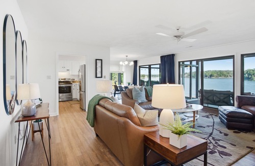 North Shore Condo | Smith Mountain Lake Condo with Main Channel Views