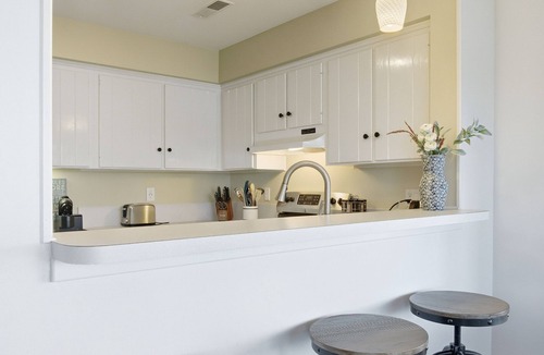 North Shore Condo | Smith Mountain Lake Condo with Main Channel Views