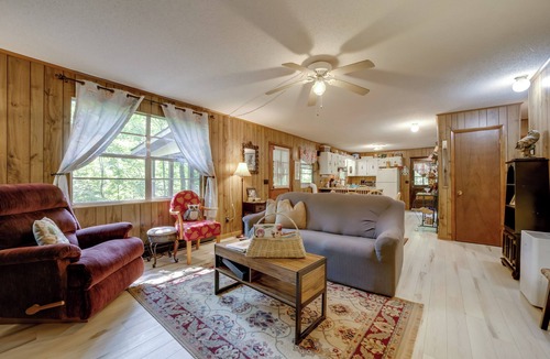 Otto Cabin | Smoky Mtn Hideaway: Screened Porch & Fire Pit