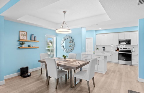 Melbourne Beach Condo | Snowbird Seasonal Stay in Melbourne Beach: Direct Oceanfront, Heated Pool & Beach Access! 🌊