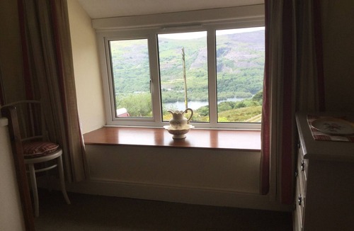 Gallt Y Foel Cottage | Snug, centrally Cottage With Enviable Lake and Snowdon Massif Views.