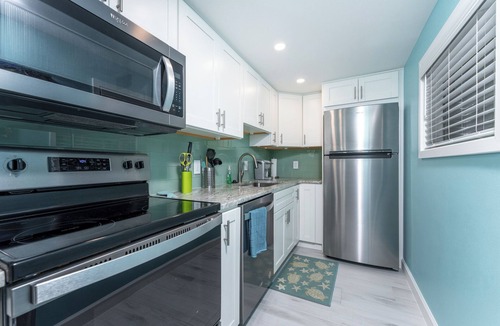 Manasota Key Villa | Soak up the Sun on your large patio with the Gulf view