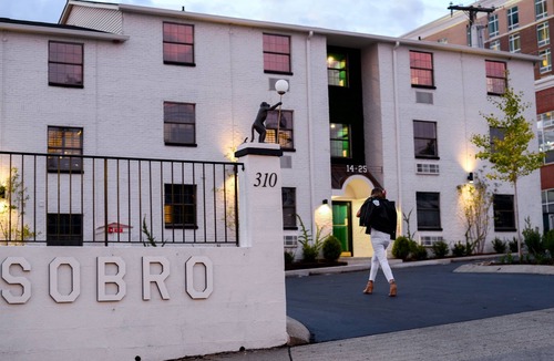 Rutledge Hill Apartment | SoBro Guest House by Black Swan - Downtown Flat (2)