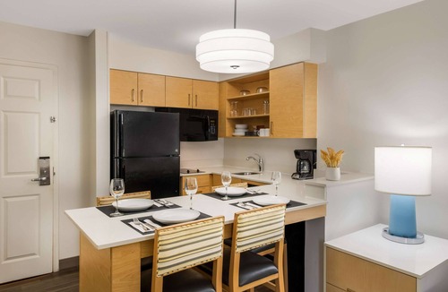 Arrowood Hotel | Sonesta ES Suites Charlotte Arrowood