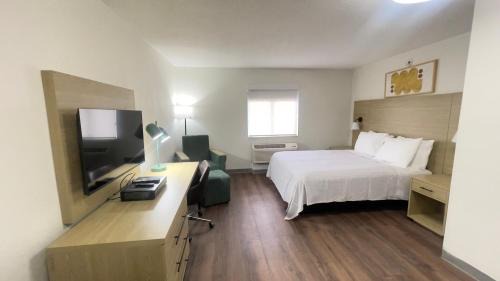 Ellendale Hotel | Sonesta Simply Suites Memphis