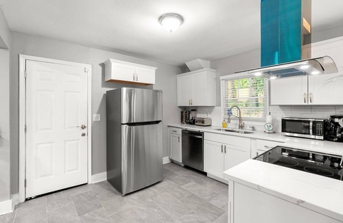 Candler-McAfee House | Sophisticated Comfort by Deity Villas