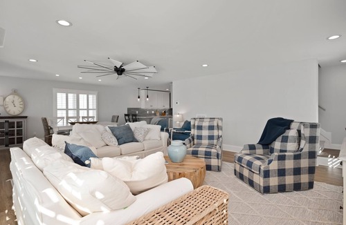 Caswell Beach House | Sound Waves: Stylish and Modern Coastal Home with Ocean Views