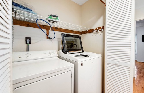 Navarre Beach Condo | Soundfront Condo with Water Views, Patio, Shared Pool, Central A/C, & Free WiFi