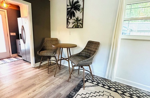 Mary Esther House | Soundside Vibe! Sleeps 15, Private Community Beach, Pool! Minutes to Navarre!