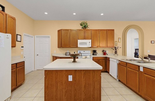 Legacy Park House | SOUTH FACING pool/spa, beautiful spacious 4 bed home just 20 mins from Disney