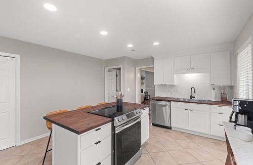 Dothan House | Southern Charmer! New Renovation, 3 Bed/2 Bath, Game Room, Dog Friendly, In The Heart Of It All!