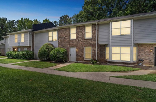 Ellenwood Apartment | Spacious 1 Bed 1.5 Bath Towmhome I Ellenwood