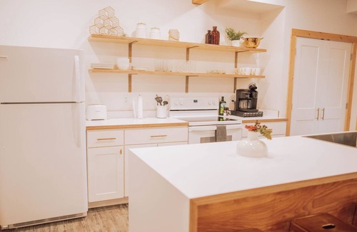 Johnson City Apartment | Spacious 1 bedroom rental unit in Historic Tree Streets